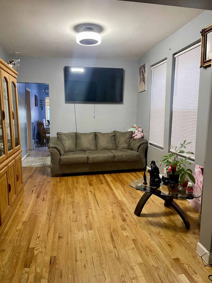 3513 West Beach Avenue Chicago, IL 60651 - Photo 6 of 17