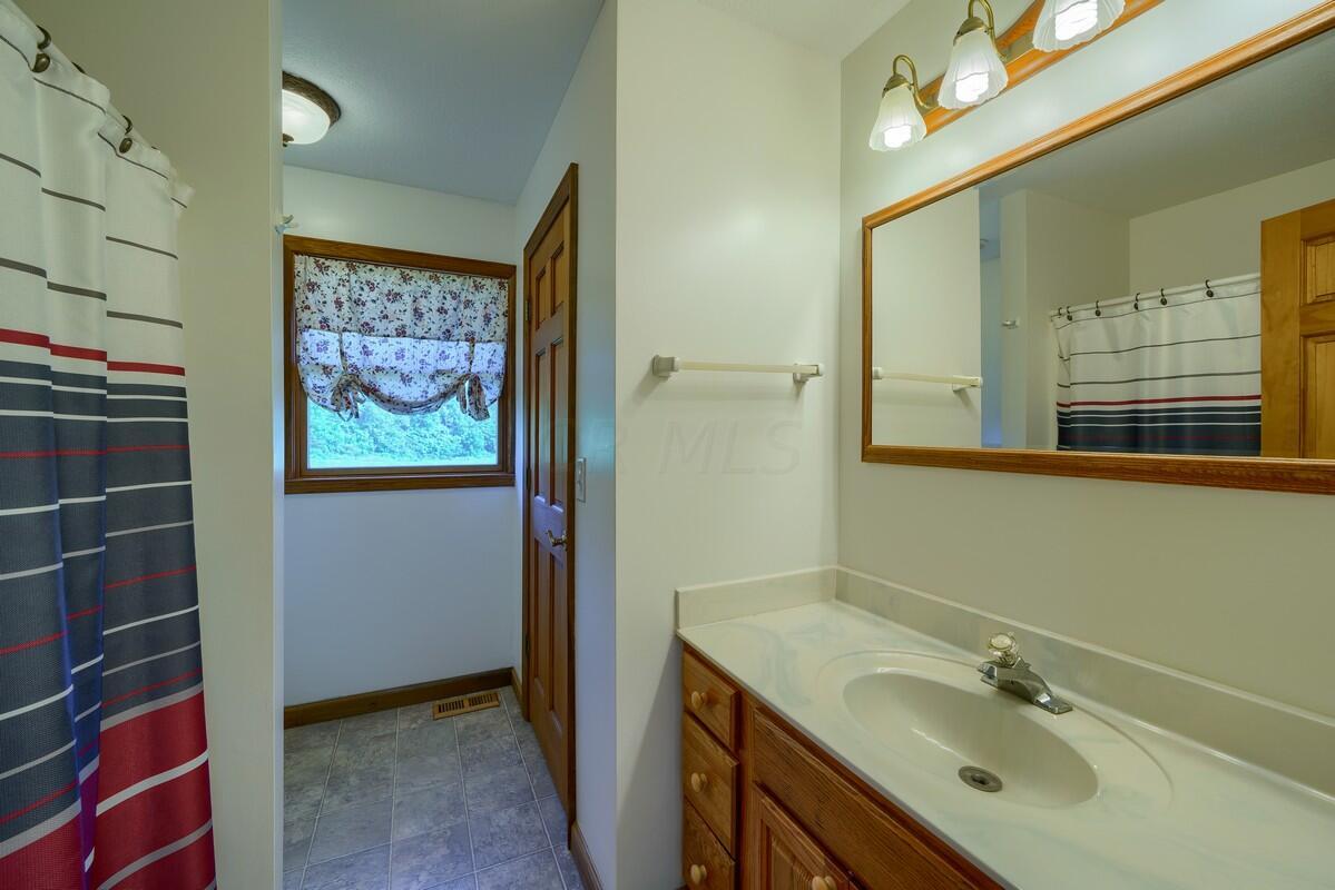12049 Young Road Amanda, OH 43102 - Photo 36 of 44
