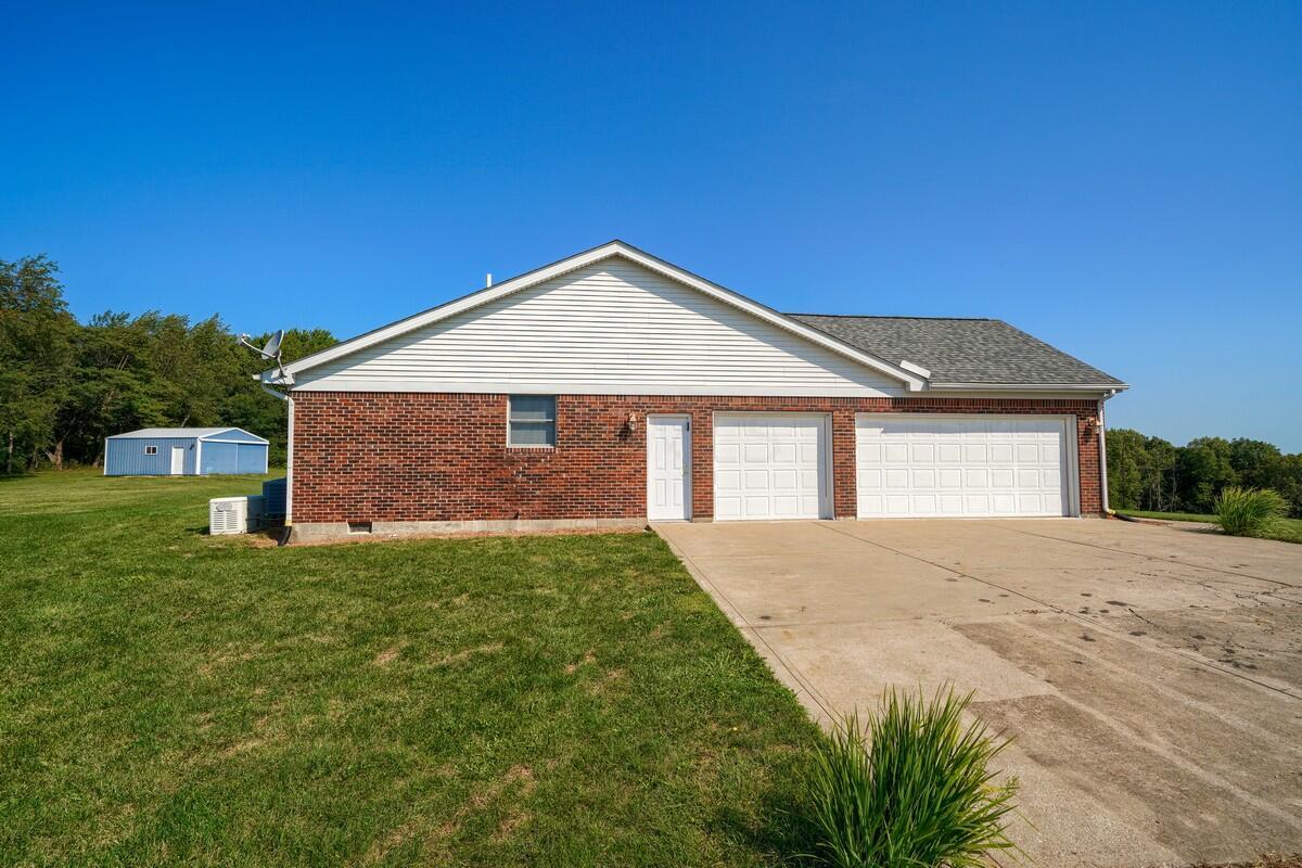 12049 Young Road Amanda, OH 43102 - Photo 10 of 44