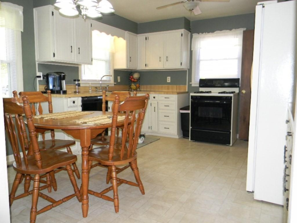 1458 Horton Road Muskegon, MI 49445 - Photo 2 of 16 thumbnail_DSCN0376