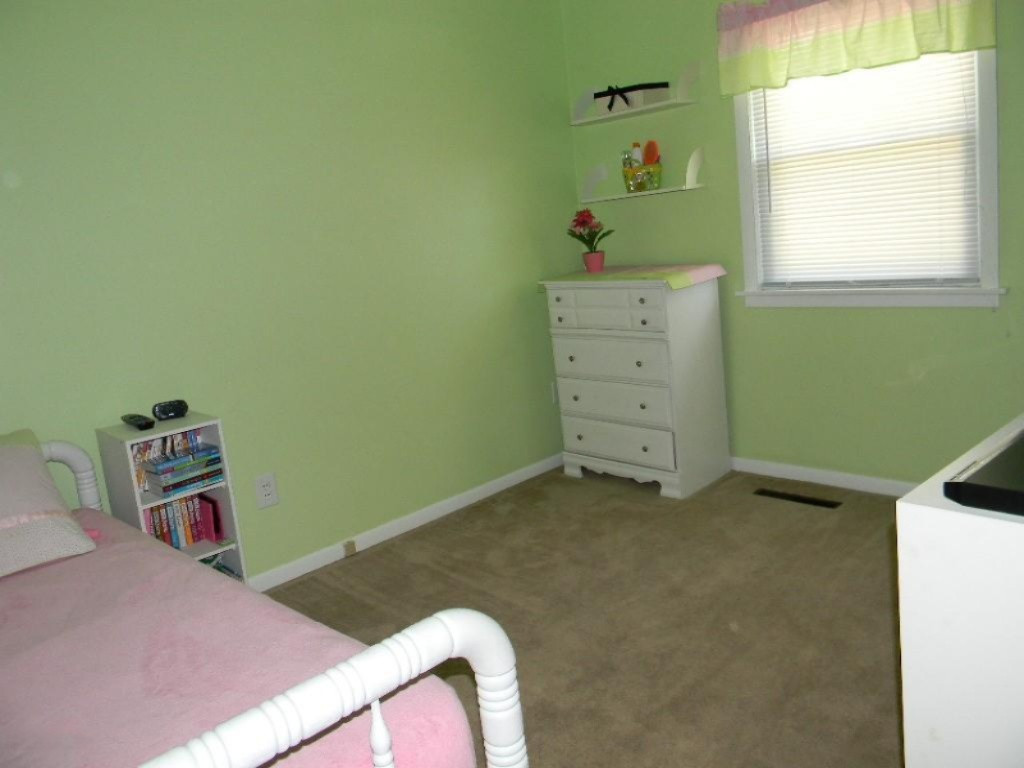 1458 Horton Road Muskegon, MI 49445 - Photo 8 of 16 thumbnail_DSCN0394