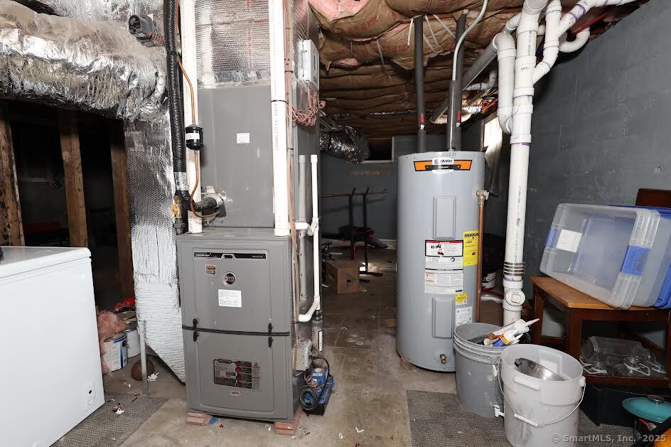 78 Birdseye Road Farmington, CT 06032 - Photo 23 of 28 a utility room with dryer and washer