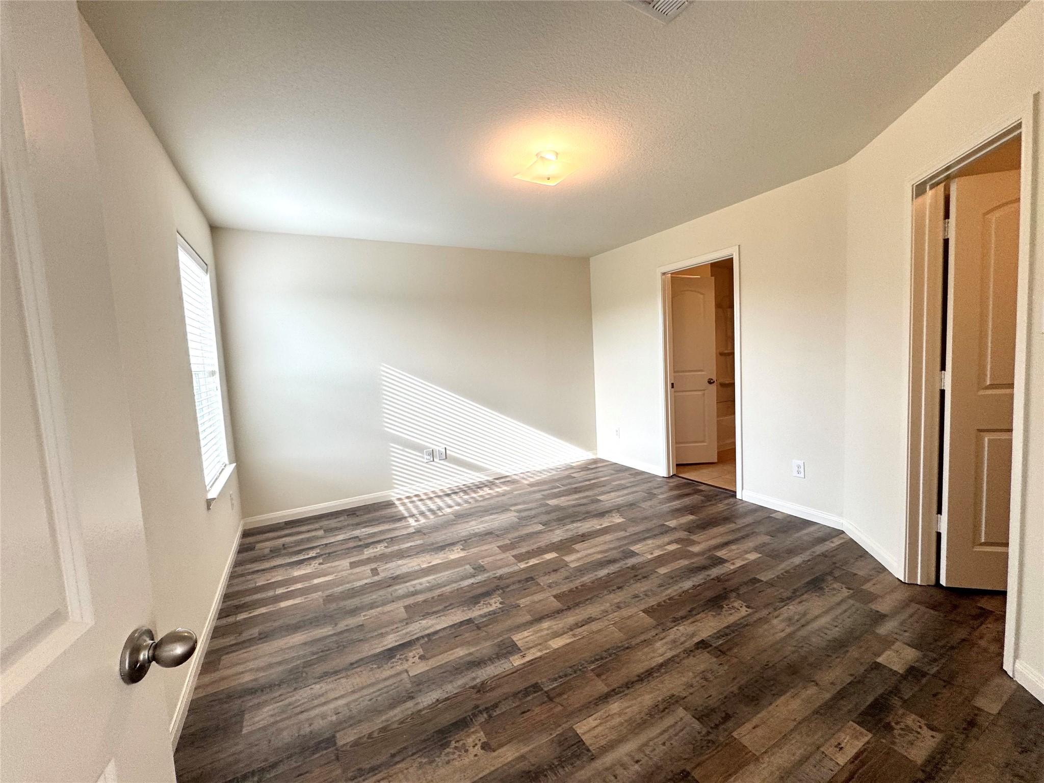 9418 Sky Blue Drive Rosharon, TX 77583 - Photo 5 of 12 Gallery Image 5
