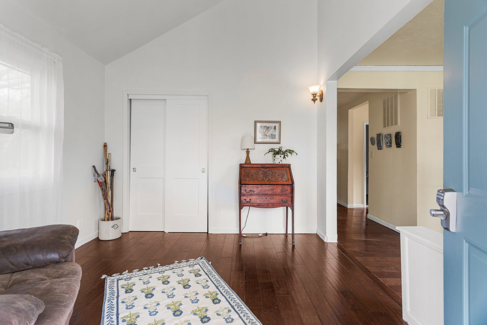 506 East State Street Mahomet, IL 61853 - Photo 5 of 36 a living room with furniture and a window