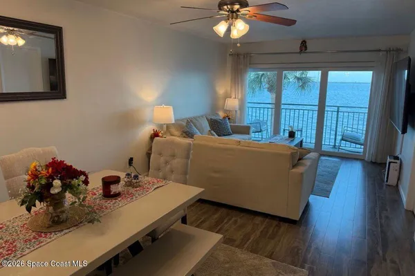 $2,300 | 3901 Dixie Highway Northeast, Unit 201, Palm Bay, FL 32905