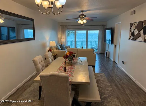 $2,300 | 3901 Dixie Highway Northeast, Unit 201, Palm Bay, FL 32905