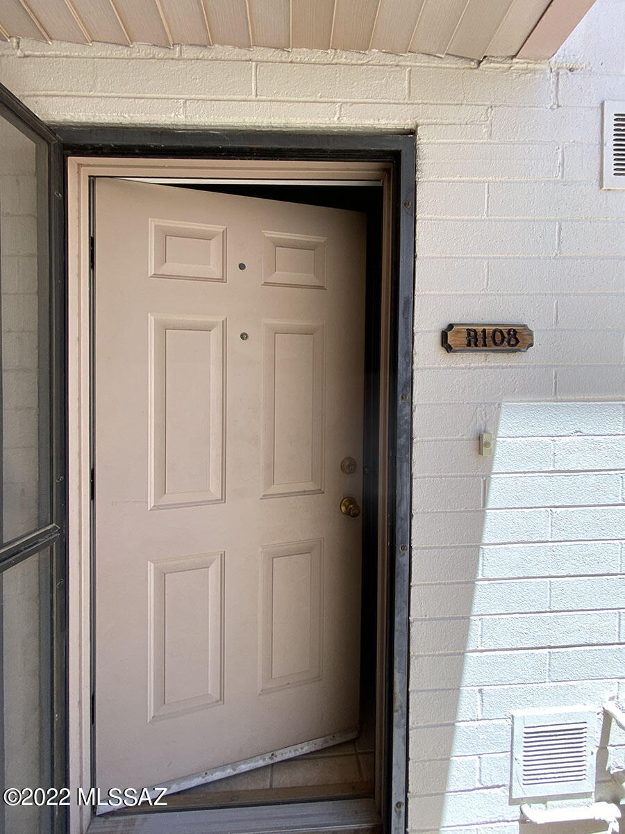 1755 South Jones Boulevard, Unit R108 Tucson, AZ 85713 - Photo 1 of 19