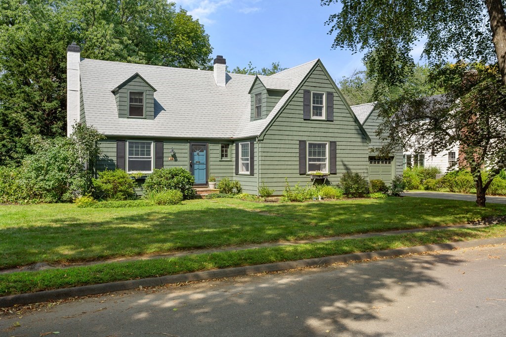 14 Rainbow Road Marblehead, MA 01945 - Photo 1 of 41 a front view of house with yard and green space