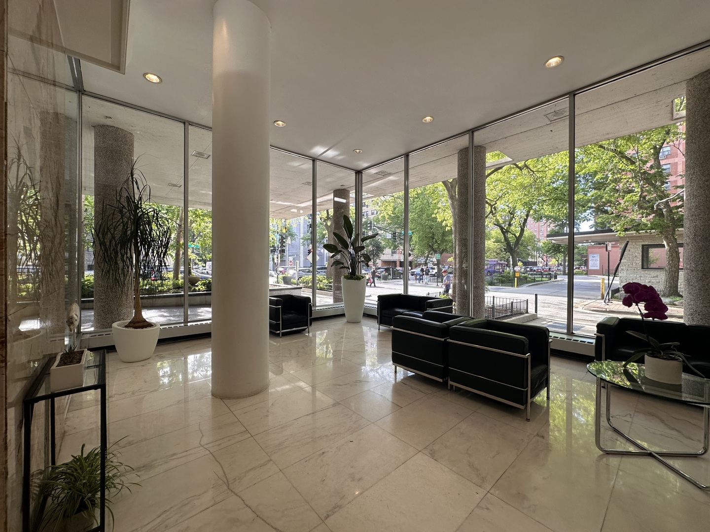 5757 North Sheridan Road, Unit 17C Chicago, IL 60660 - Photo 2 of 21