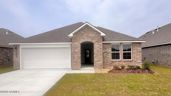 $251,500 | 131 Lake Ridge Drive, Broussard, LA 70518