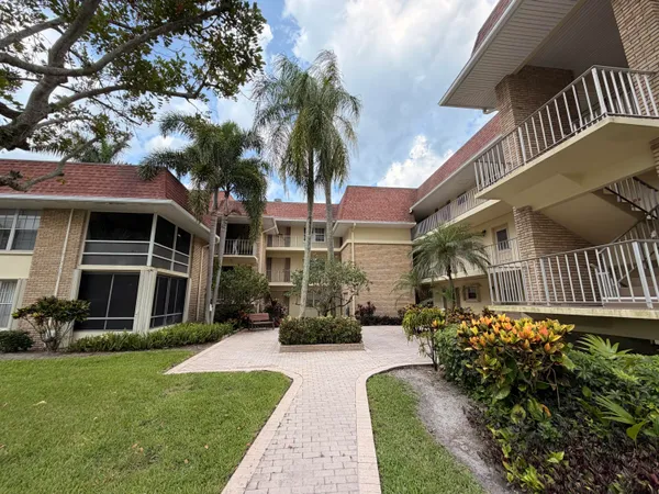 $185,000 | 5570 Tamberlane Circle, Unit 229, Palm Beach Gardens, FL 33418