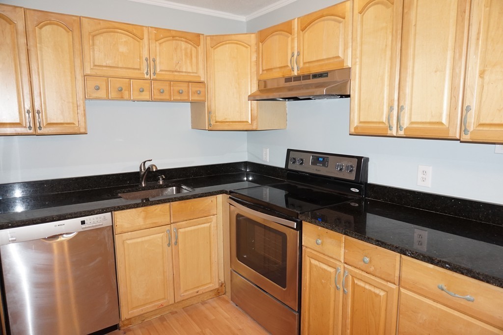 83 Nicholas Road, Unit I Framingham, MA 01701 - Photo 3 of 13 Gallery Image 3