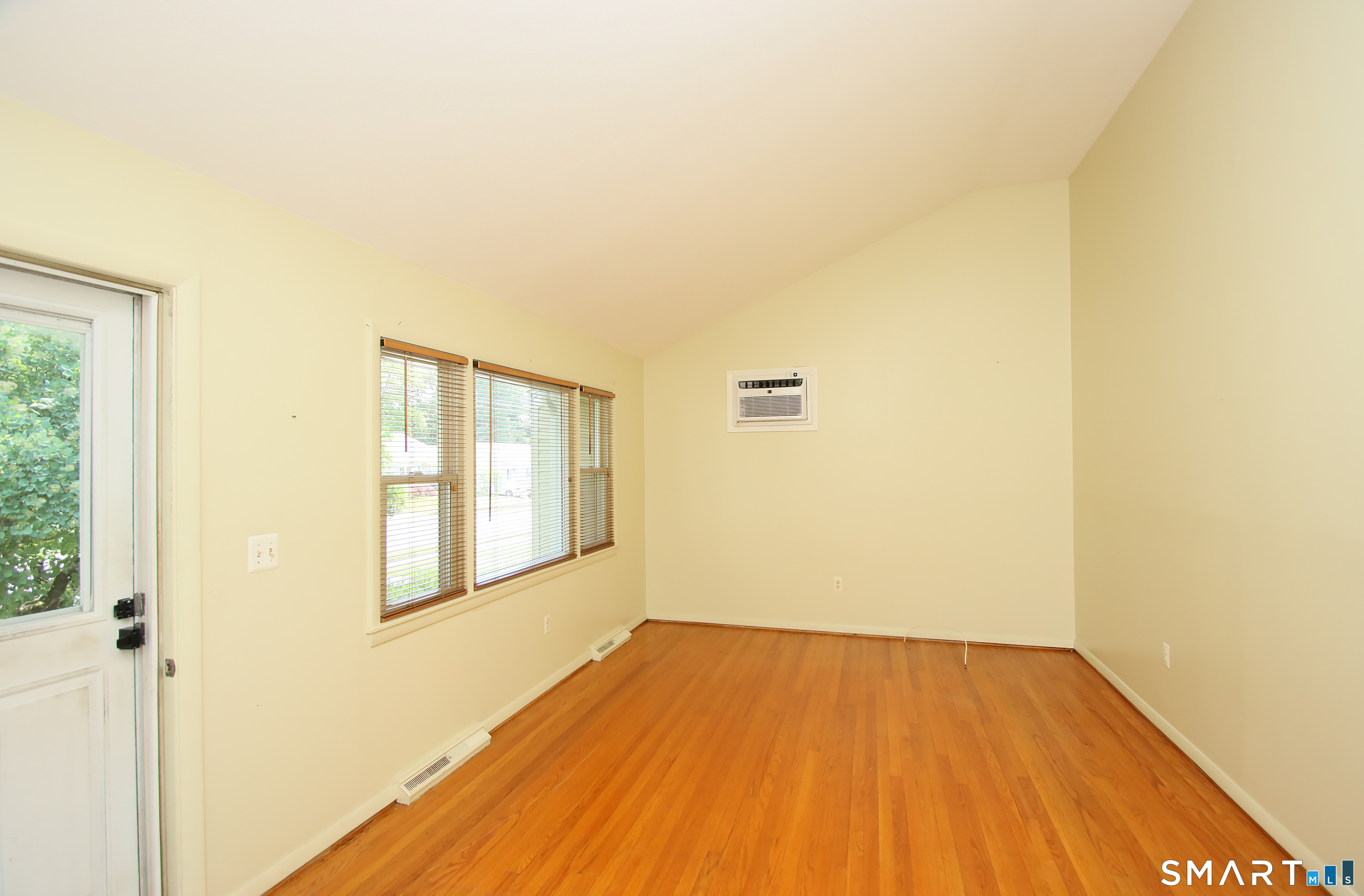 57 Grande Road East Hartford, CT 06118 - Photo 10 of 22