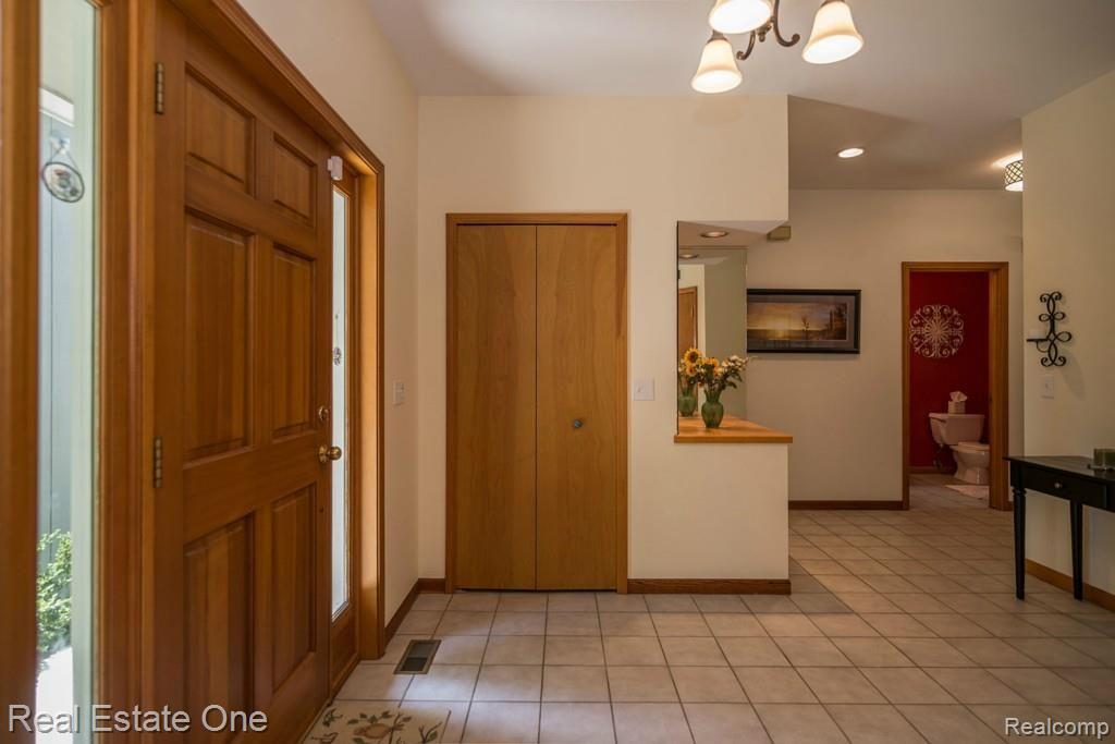 7967 Lee Road Brighton, MI 48116 - Photo 5 of 54 8_54.jpg