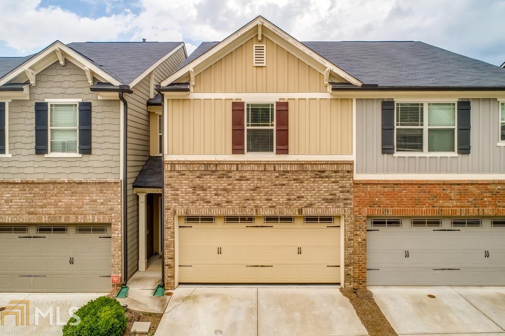 Welcome home to easy Woodstock living with convenience to everything Woodstock has to offer.  Close to 575. 2-car garage and additional 2-car parking in the drive way.