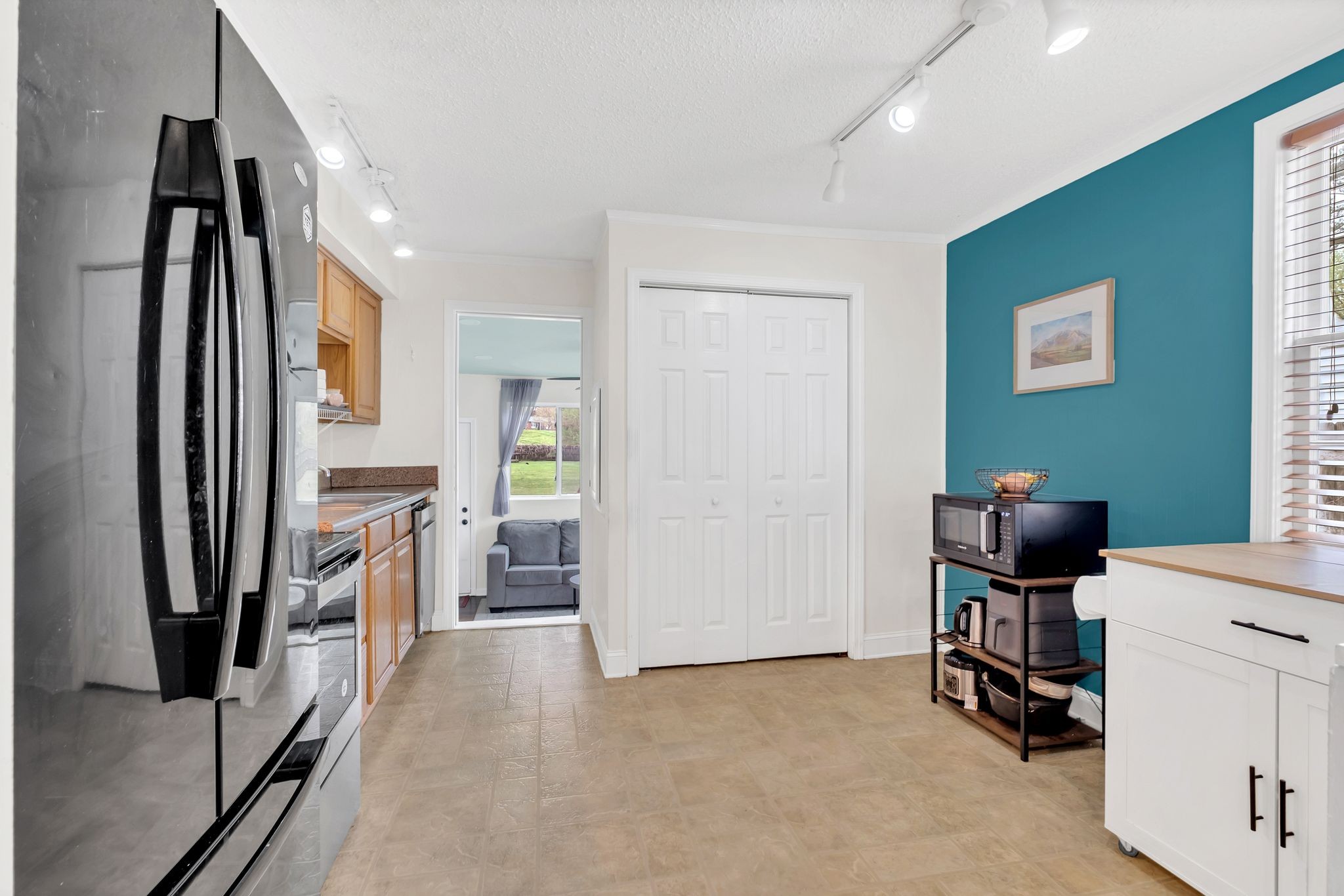 2845 Colonial Circle Nashville, TN 37214 - Photo 8 of 29