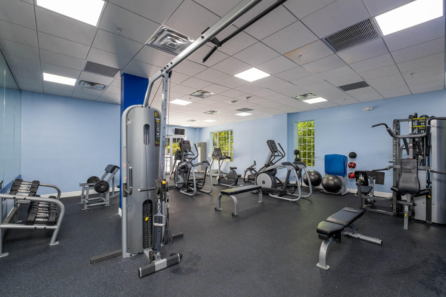 97501 Overseas Highway, Unit 521 Key Largo, FL 33037 - Photo 25 of 38 a view of a room with gym equipment