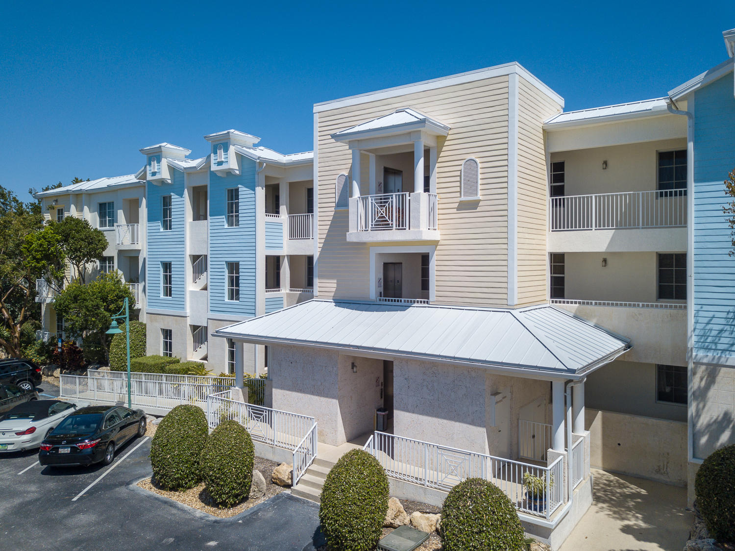 97501 Overseas Highway, Unit 521 Key Largo, FL 33037 - Photo 3 of 38 Exterior - Marlin Building