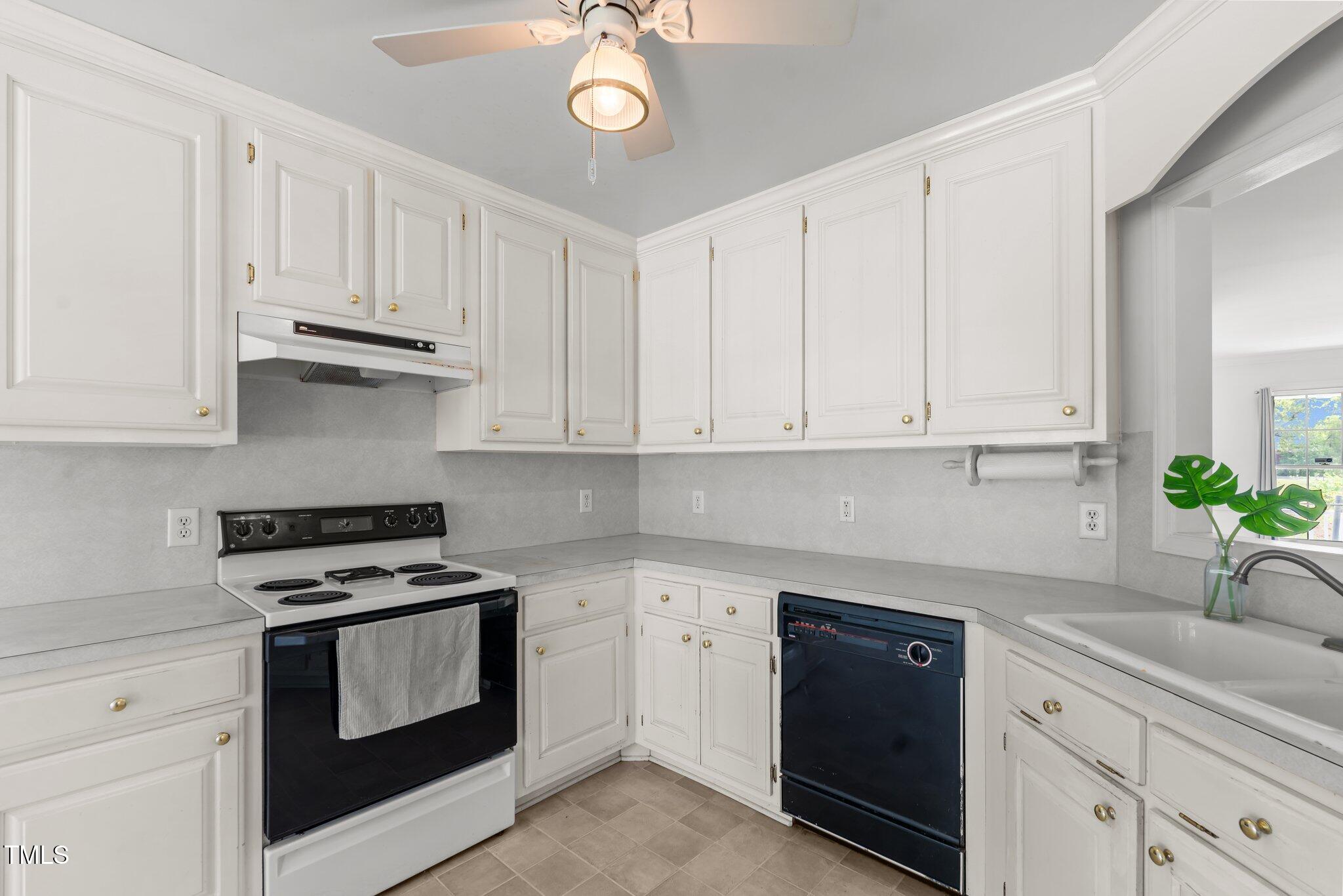 664 Marler Road Benson, NC 27504 - Photo 20 of 47 35-web-or-mls-DSC06711