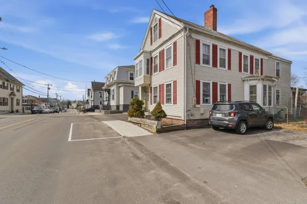 $1,300,000 | 413 Islington Street, Portsmouth, NH 03801