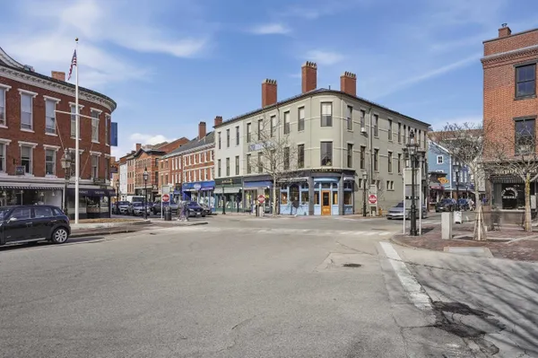 $1,300,000 | 413 Islington Street, Portsmouth, NH 03801