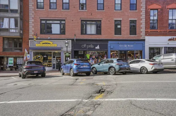 $1,300,000 | 413 Islington Street, Portsmouth, NH 03801