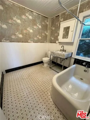 $9,998 | 49 Dudley Avenue, Venice, CA 90291