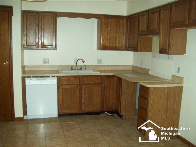 7841 Wiseman Road Lambertville, MI 48144 - Photo 2 of 18 20345590-1.JPG