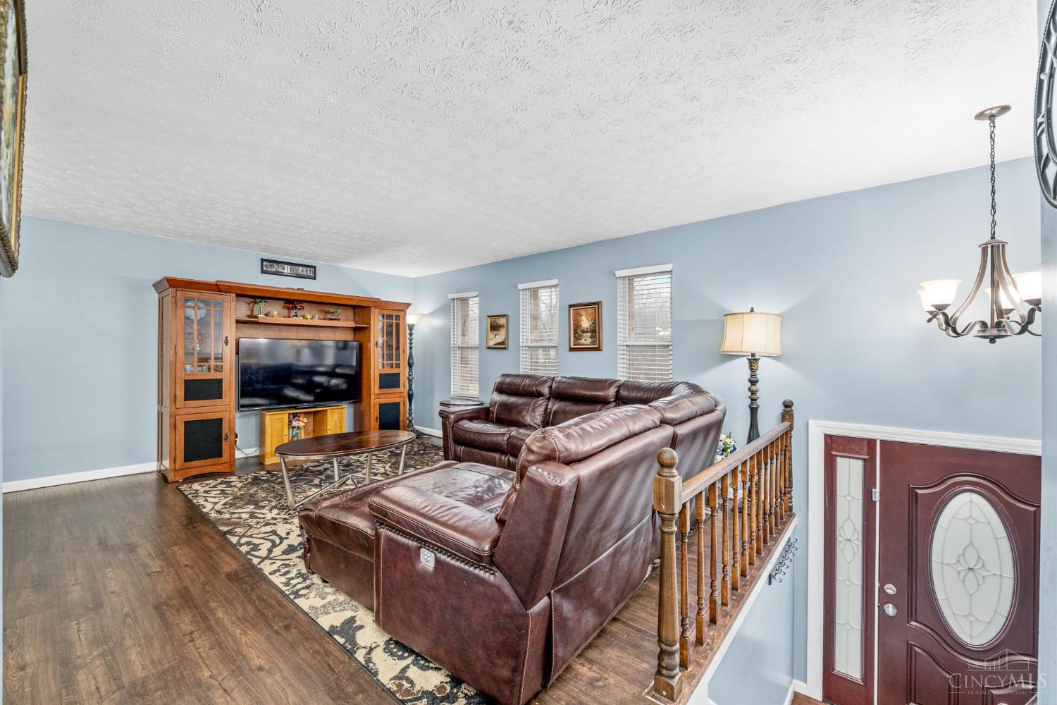 905 Shayler Road Cincinnati, OH 45245 - Photo 2 of 32 Gallery Image 2