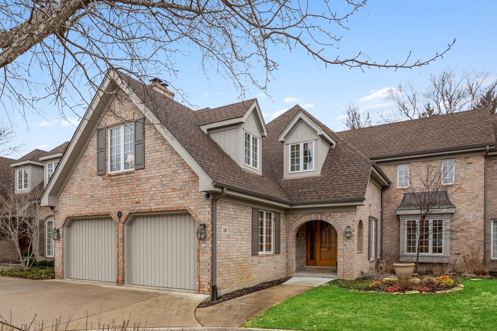 14 Tartan Ridge Road Burr Ridge, IL 60527 - Photo 2 of 27