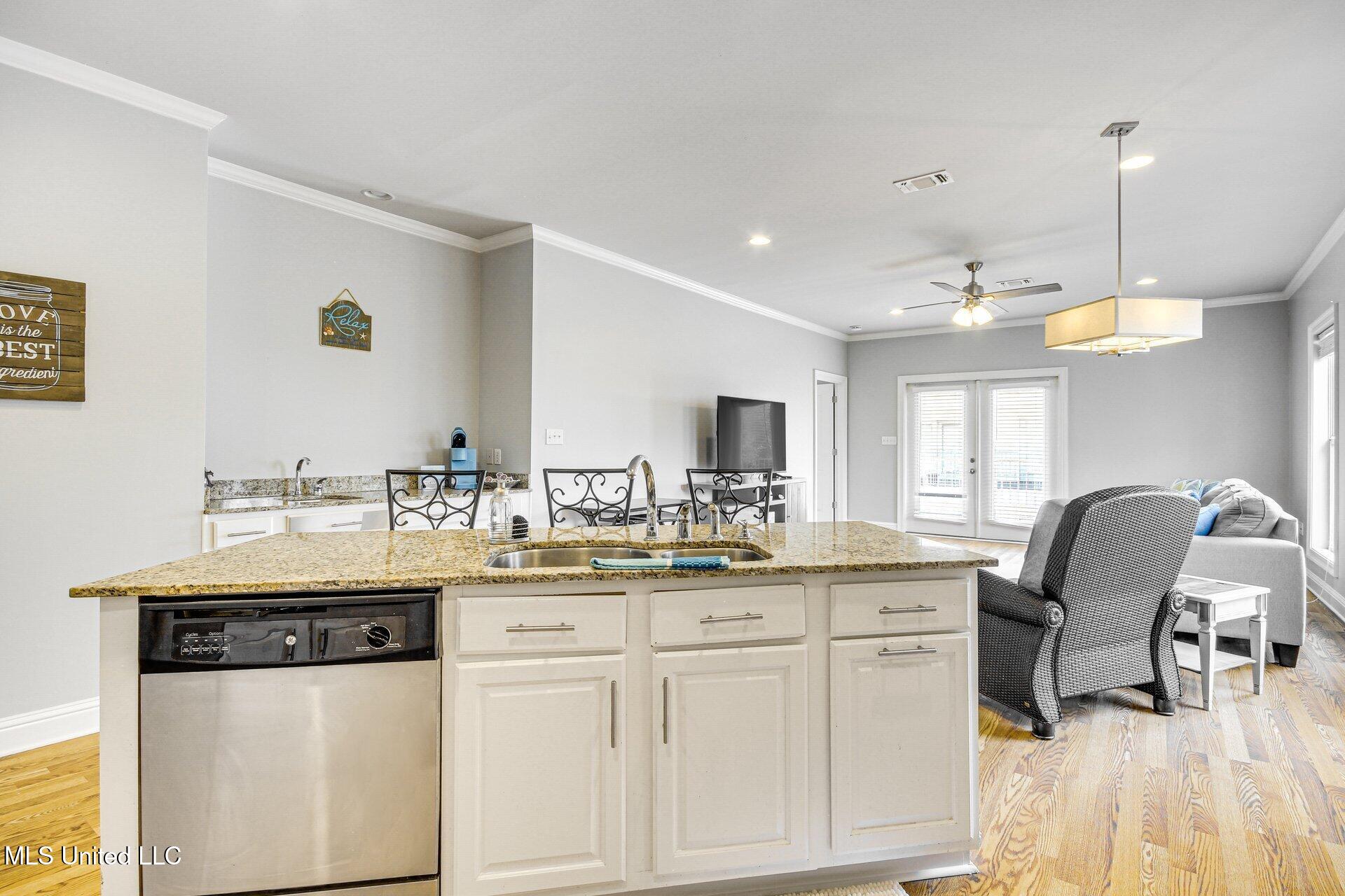 183 Mc Donnell Avenue, Unit 304 Biloxi, MS 39531 - Photo 20 of 35 Unit304L