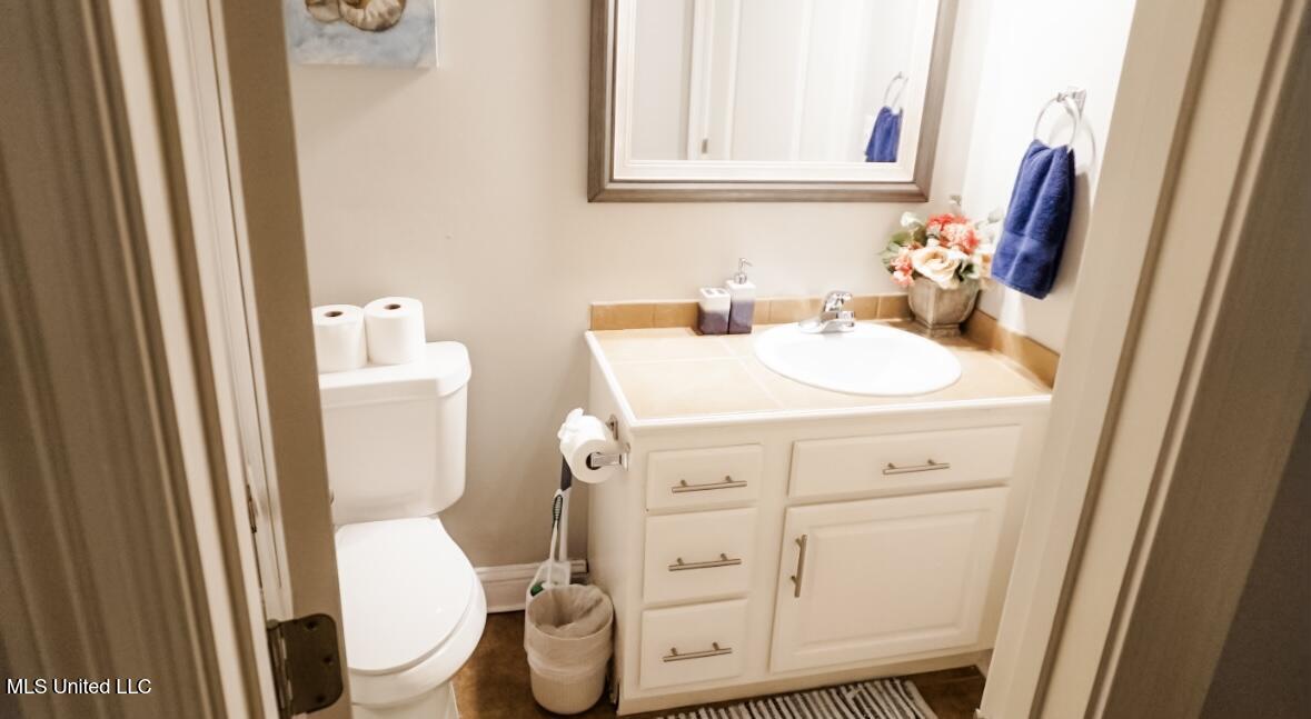 183 Mc Donnell Avenue, Unit 304 Biloxi, MS 39531 - Photo 30 of 35 UNIT304v