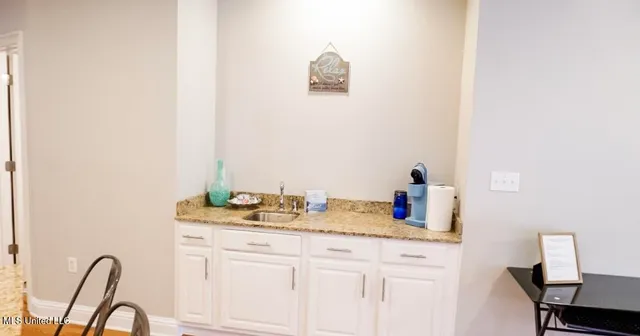 $2,500 | 183 Mc Donnell Avenue, Unit 304, Biloxi, MS 39531