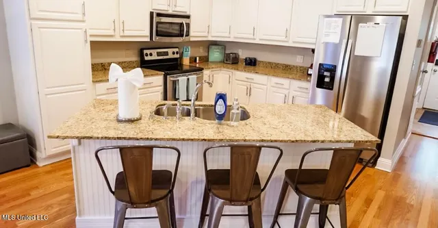 $2,500 | 183 Mc Donnell Avenue, Unit 304, Biloxi, MS 39531