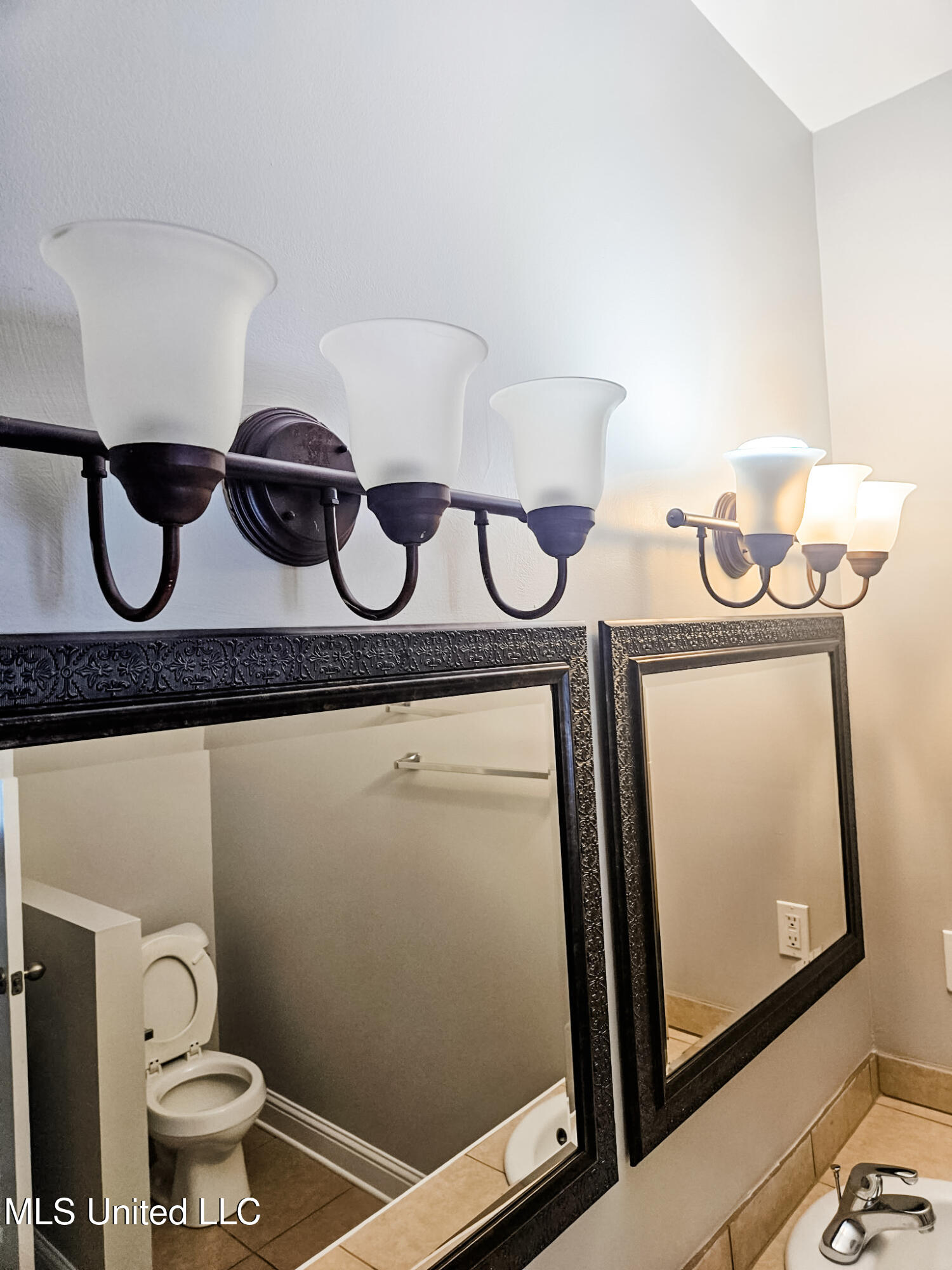 183 Mc Donnell Avenue, Unit 304 Biloxi, MS 39531 - Photo 4 of 35 Unit301f