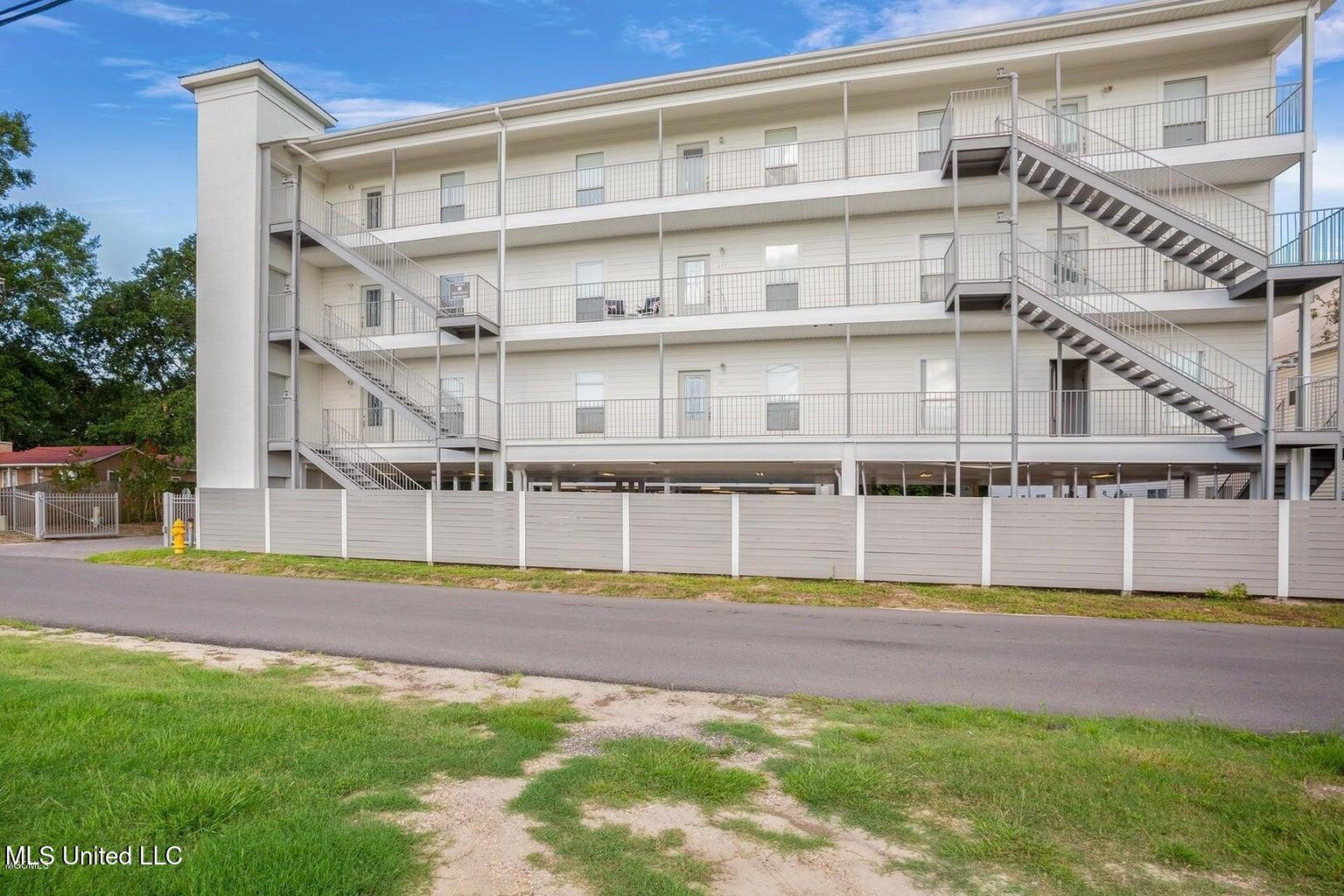 183 Mc Donnell Avenue, Unit 304 Biloxi, MS 39531 - Photo 10 of 35 Unit304a1