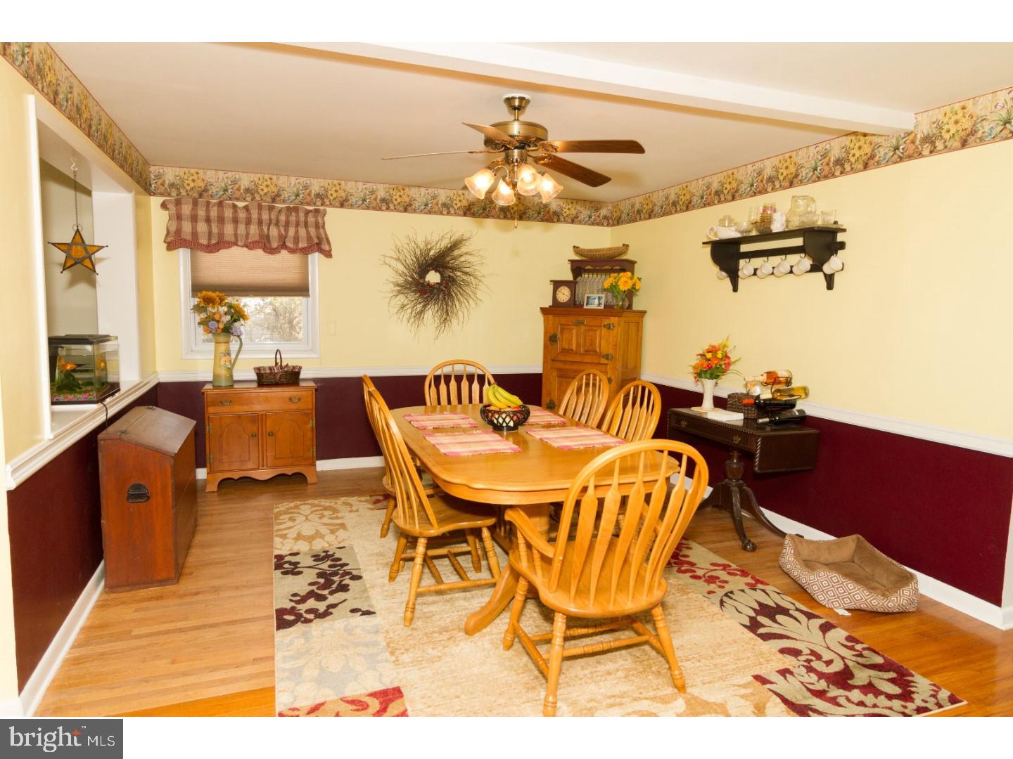 320 Upper Valley Road North Wales, PA 19454 - Photo 7 of 25 Dining Room