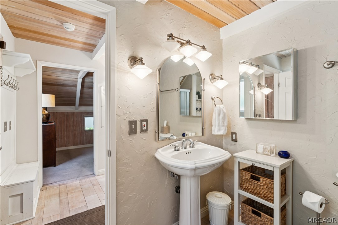 111 Grizzly Road Lake Arrowhead, CA 92352 - Photo 23 of 57