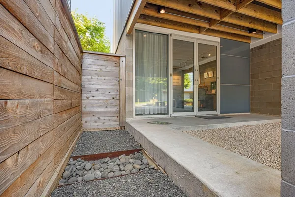 $735,000 | 5811 Rose Street, Houston, TX 77007