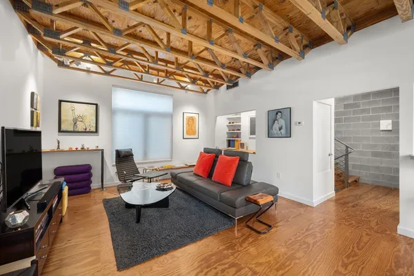 $735,000 | 5811 Rose Street, Houston, TX 77007