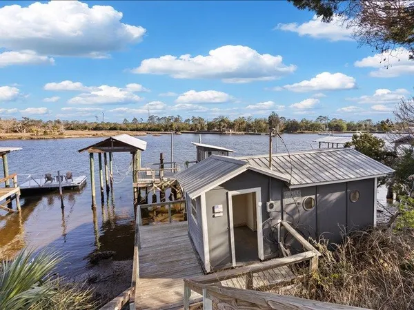 $695,000 | 603 Riverside Drive, Steinhatchee, FL 32359