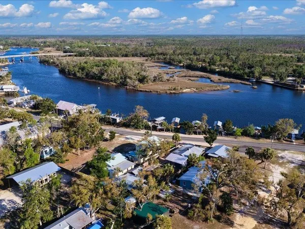 $695,000 | 603 Riverside Drive, Steinhatchee, FL 32359