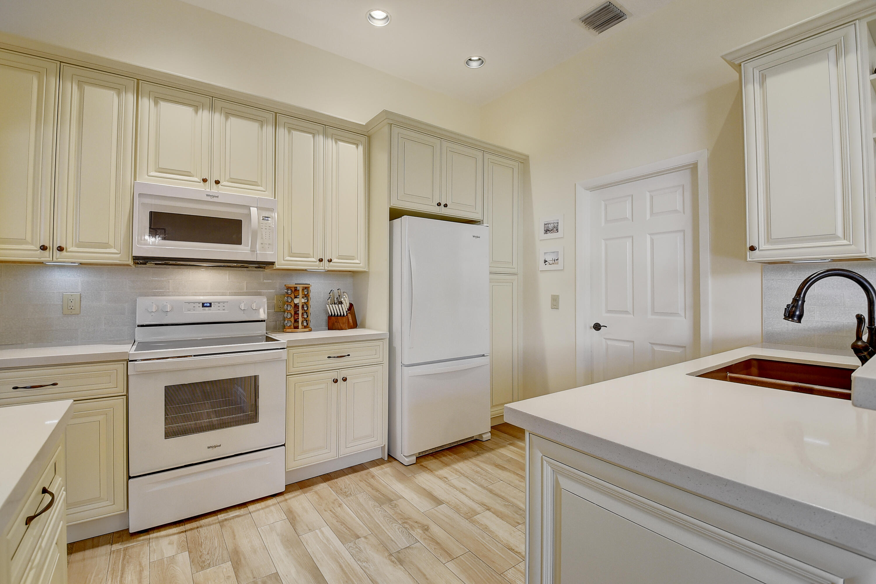 23335 Alora Drive Boca Raton, FL 33433 - Photo 16 of 46 Kitchen