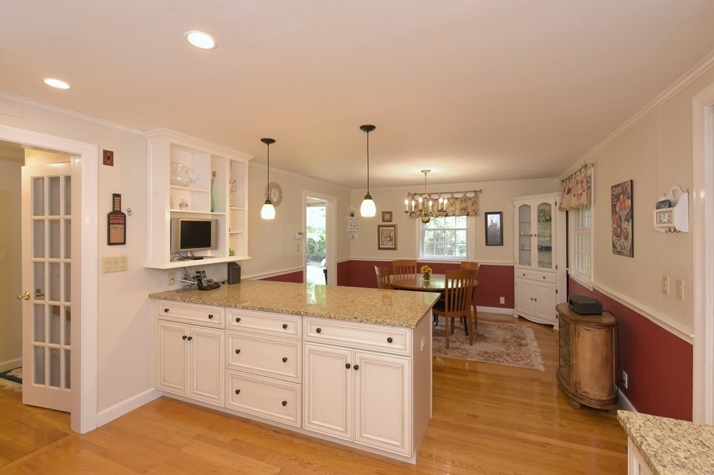6 Rice Spring Lane Wayland, MA 01778 - Photo 3 of 42 Gallery Image 3