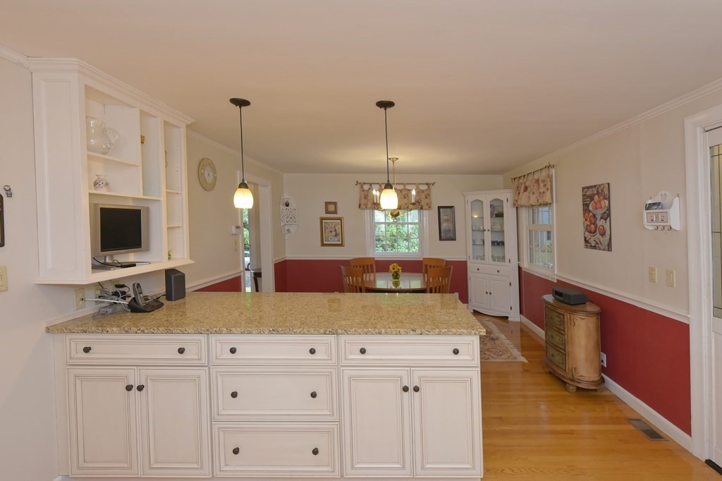 6 Rice Spring Lane Wayland, MA 01778 - Photo 7 of 42 Gallery Image 7