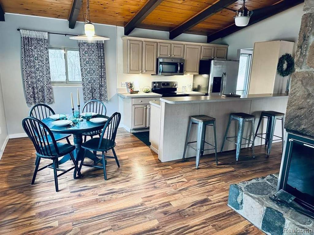 6187 Cowell Road Brighton, MI 48116 - Photo 3 of 22