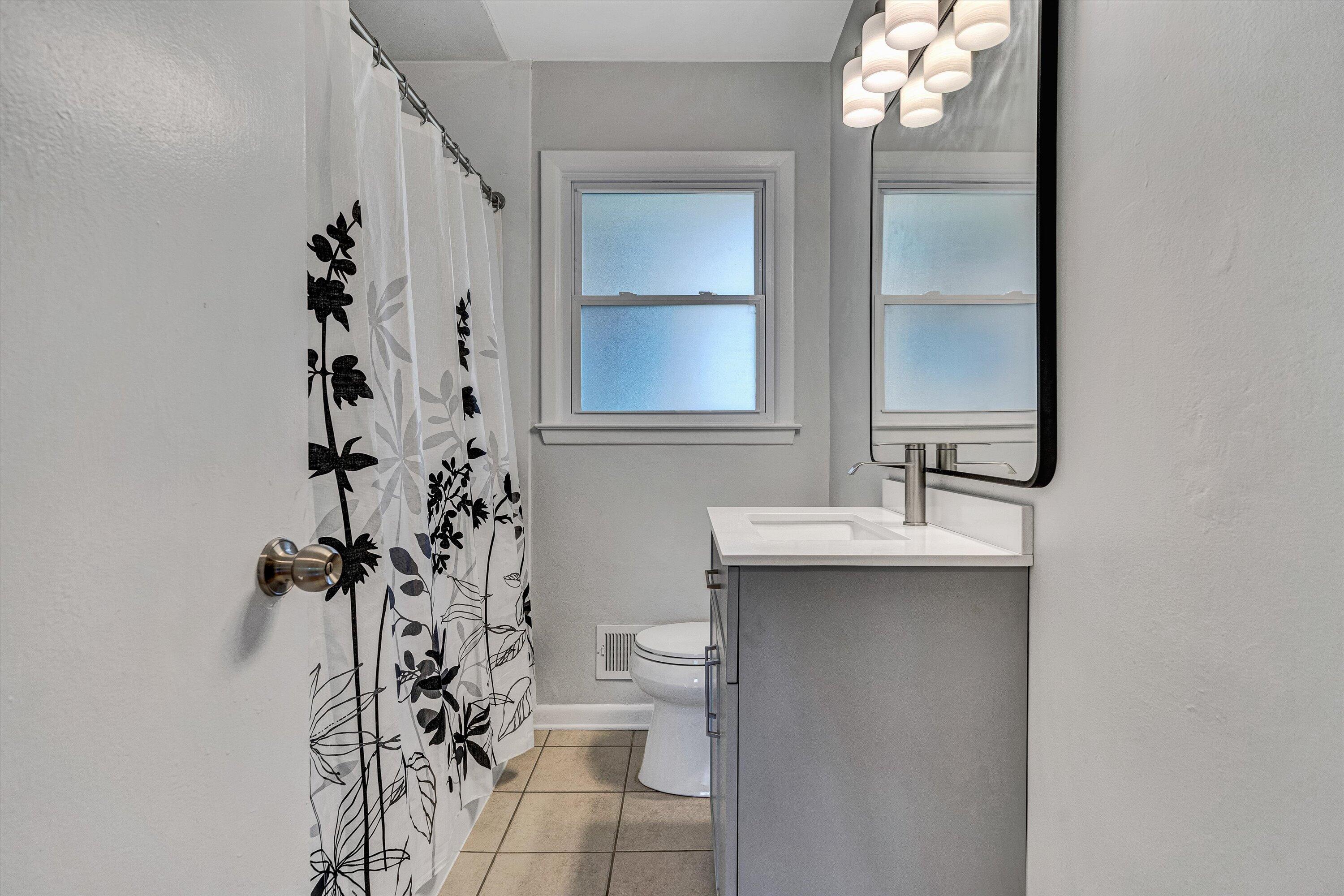 5216 Sugar Loaf Mountain Road Roanoke, VA 24018 - Photo 12 of 41 12-SGM-04885