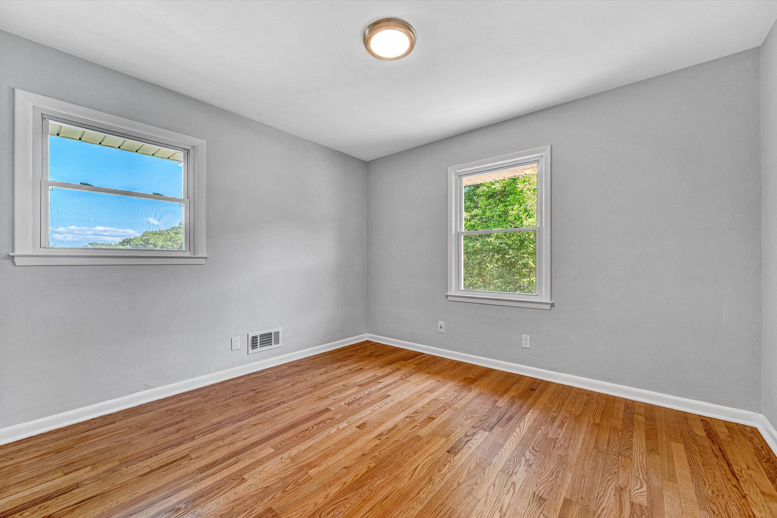 5216 Sugar Loaf Mountain Road Roanoke, VA 24018 - Photo 16 of 41 16-SGM-04900