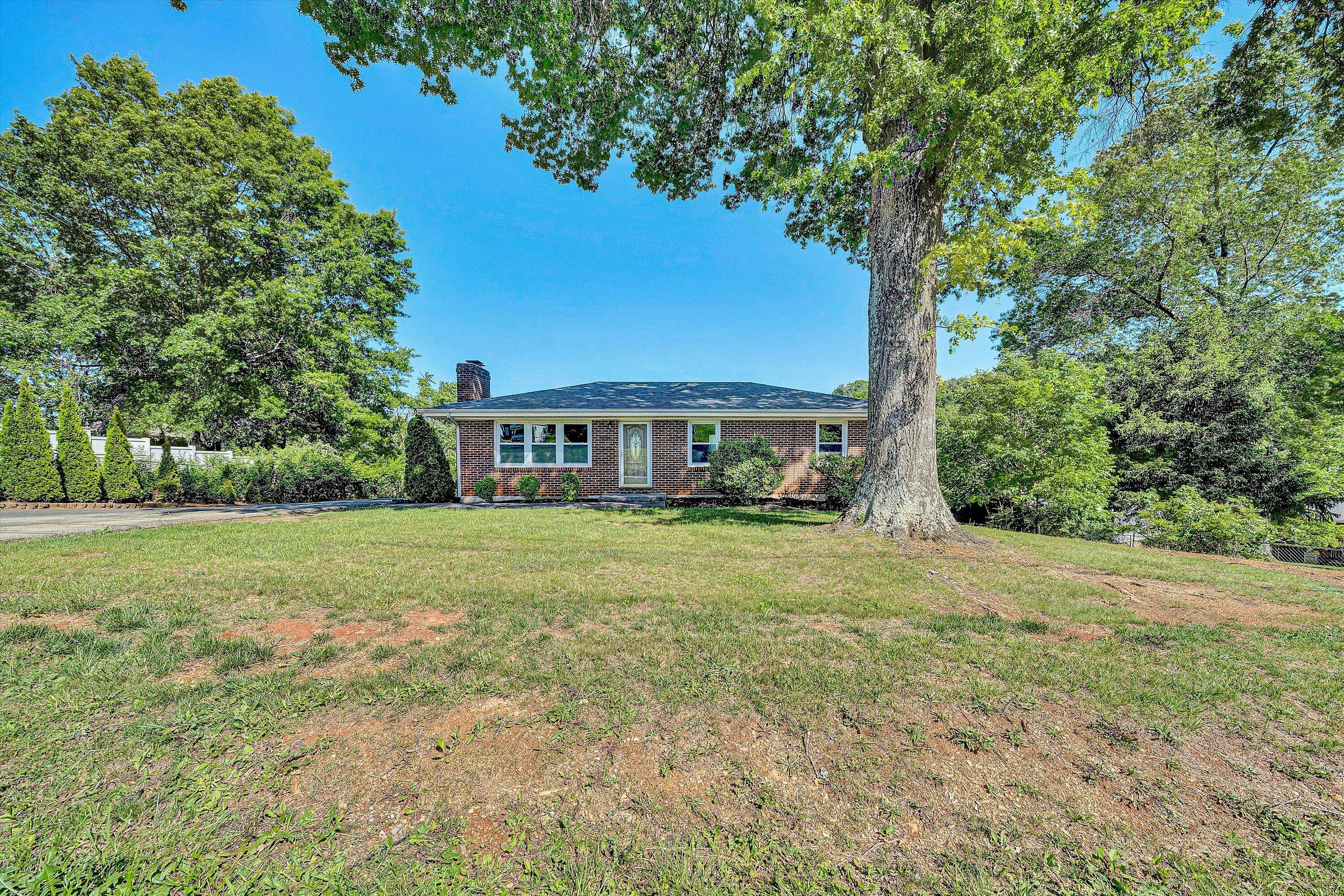 5216 Sugar Loaf Mountain Road Roanoke, VA 24018 - Photo 2 of 41 02-SGM-05040