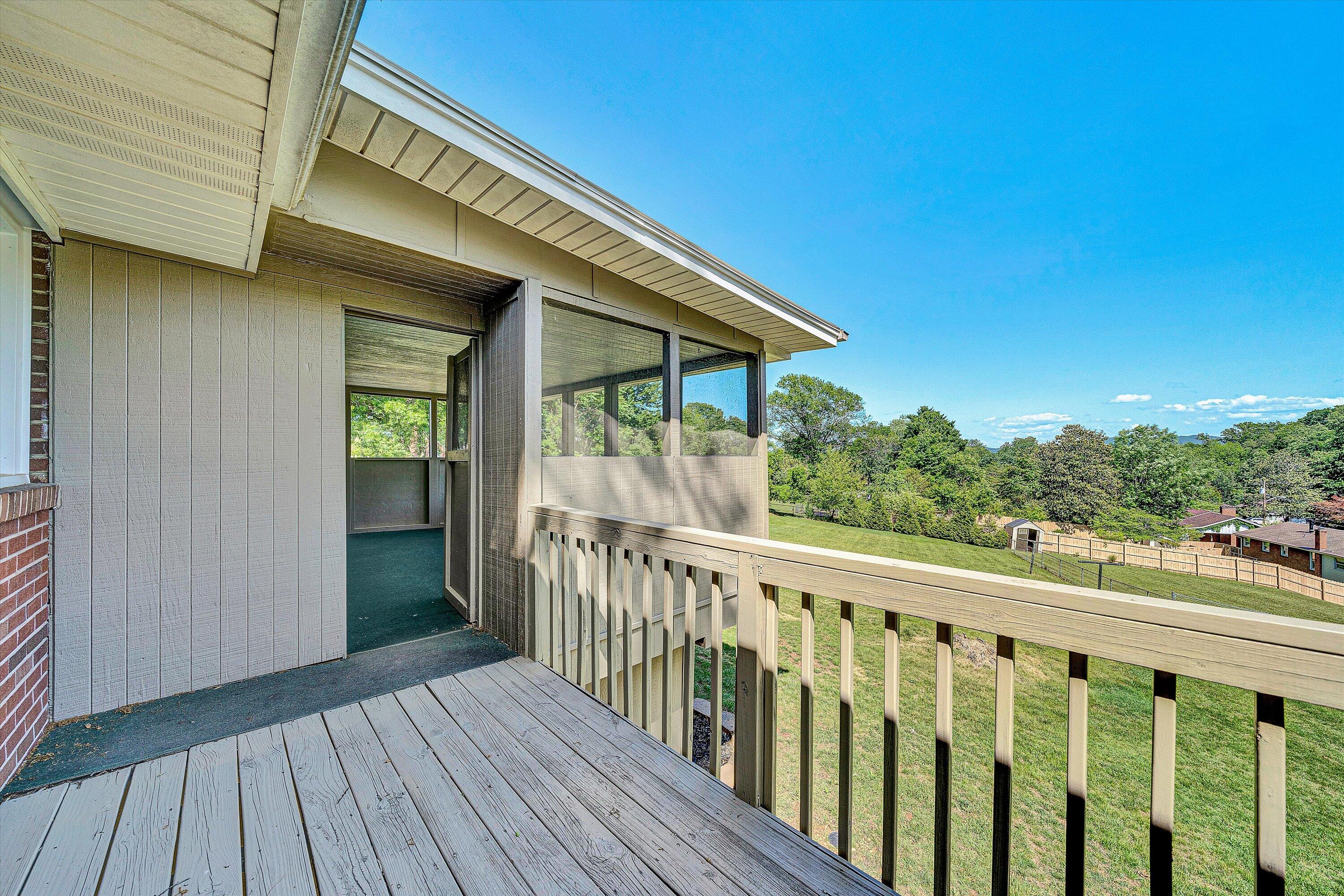 5216 Sugar Loaf Mountain Road Roanoke, VA 24018 - Photo 34 of 41 36-SGM-04925